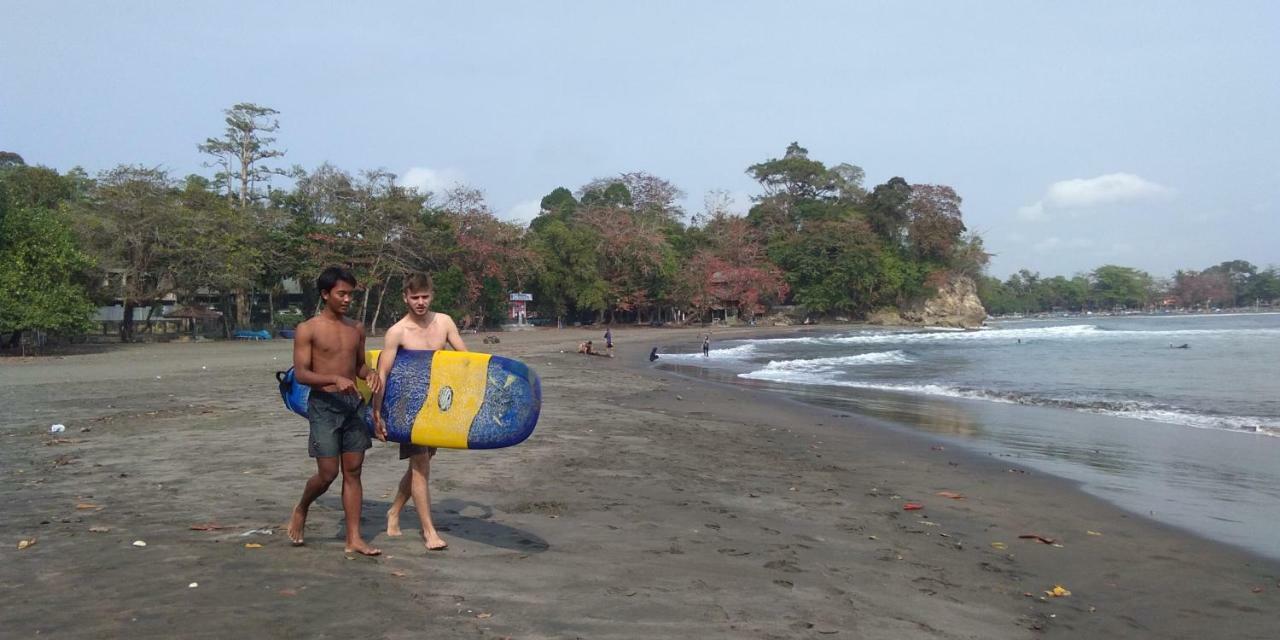 Anik Homestay & Dormy Batukaras المظهر الخارجي الصورة